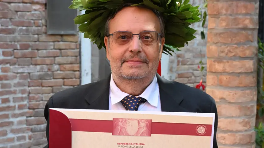 Marino Paro, laureato a 71 anni