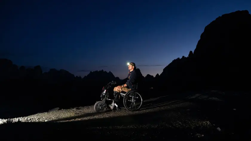 Luca Da Prato durante la scalata, fotografato da Marco Ray