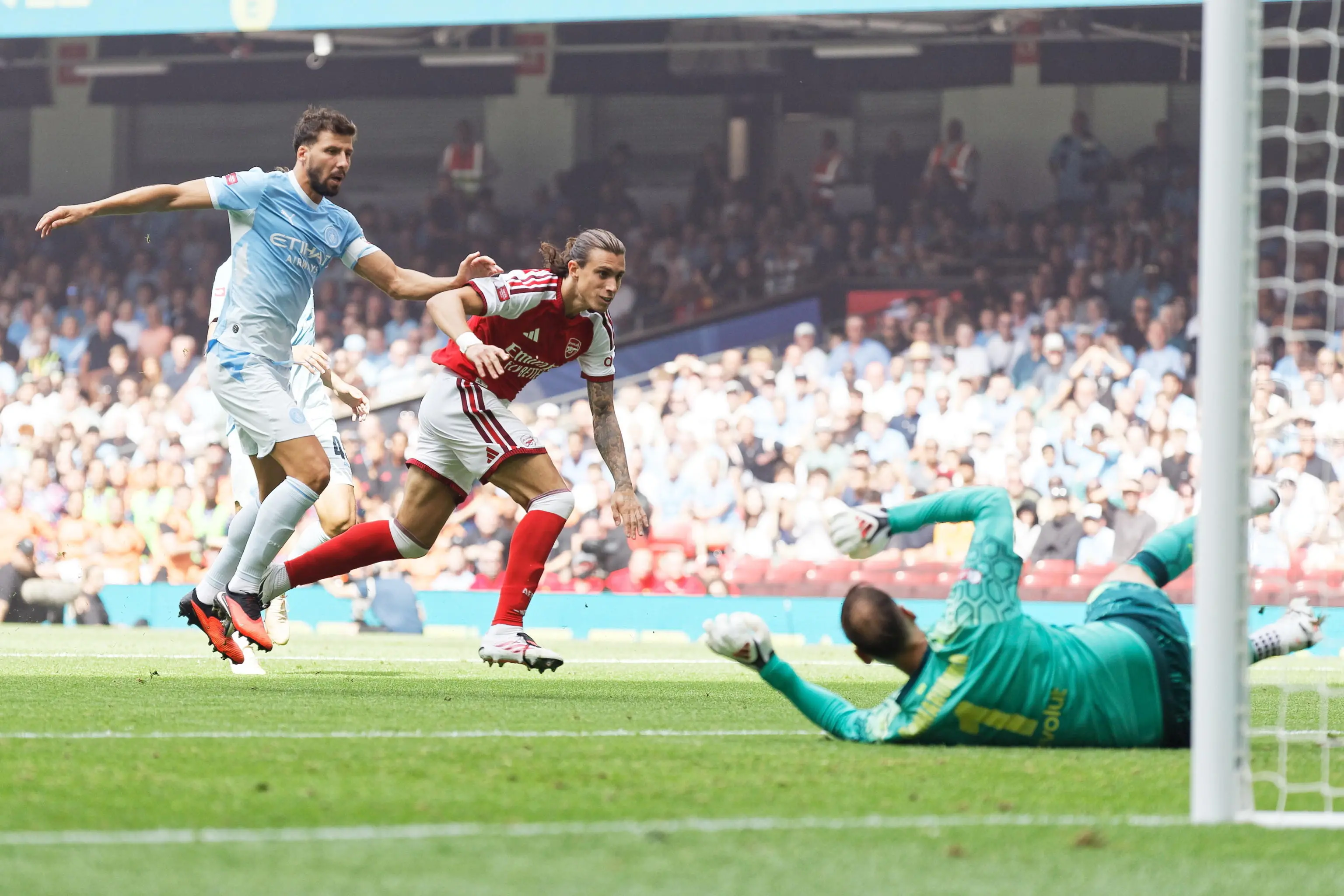 Calafiori apre le danze, Arsenal batte City 3-0 nel Community Shield |  Corriere delle Alpi