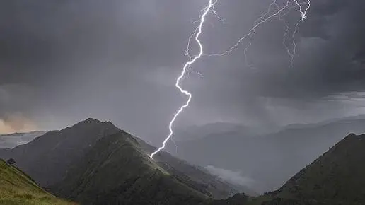 Un fulmine in montagna