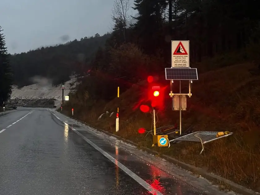 Acceso il semaforo rosso tra San Vito e Cortina