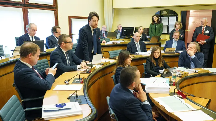 Una seduta della giunta regionale del Veneto guidata dal presidente Stefani