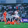 Daniele Mignanelli anticipato dal portiere (Foto di Beppe De Zanet)