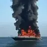 Lo yacht a fuoco