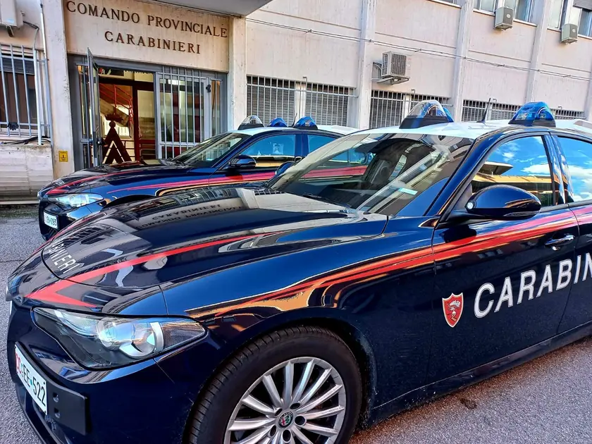 Un’auto dei carabinieri