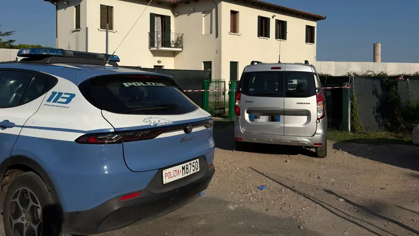 La polizia sul posto (foto Pòrcile)