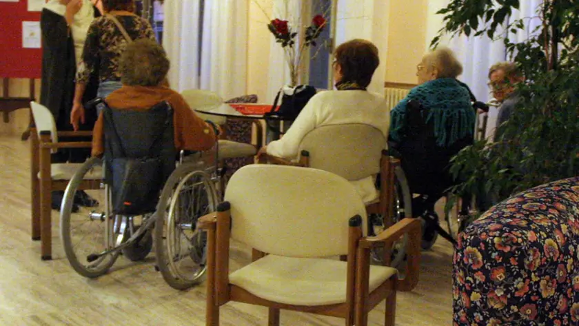Anziani in casa di riposo