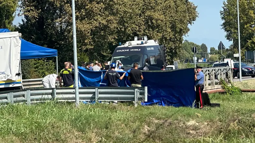 Il ritrovamento del cadavere (Foto Ag. Bianchi)