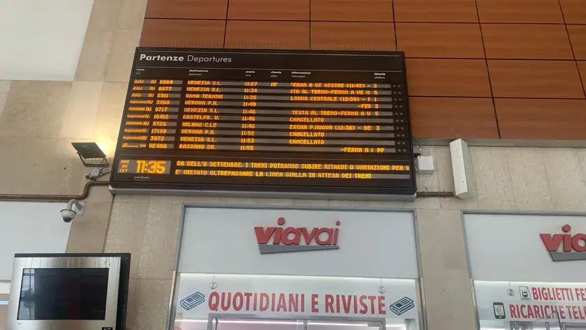 Treni cancellati e ritardi per lo sciopero