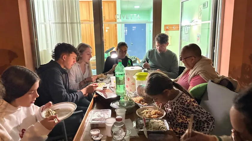 Un pranzo in hospice tra Antonella Fabbri e i parenti