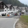 La strada che porta alla vecchia zona artigianale di Pian da Lago