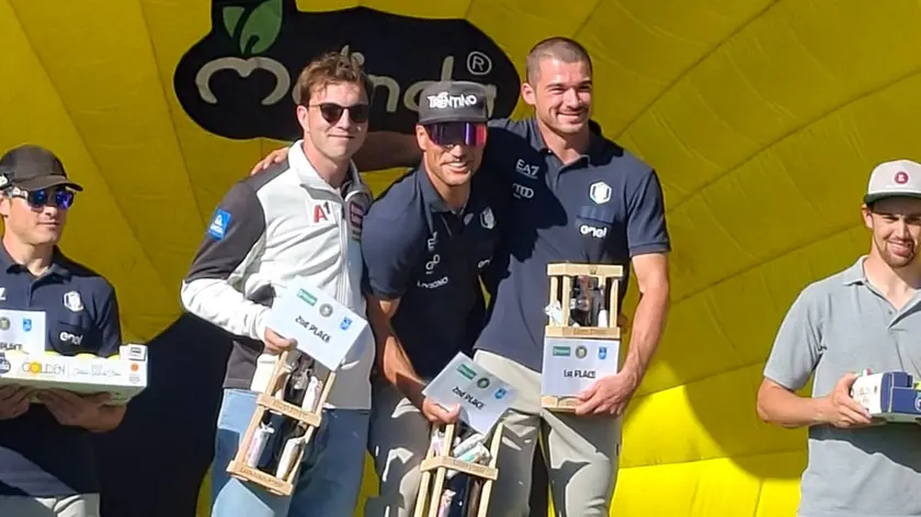 Roberto Cerentin (ultimo a destra) sul podio in Trentino