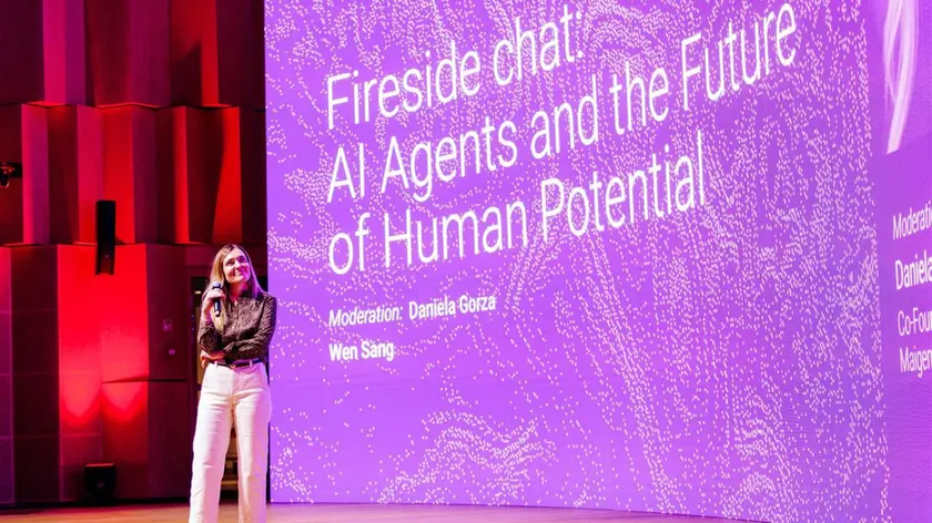 La feltrina Daniela Gorza, imprenditrice nel settore dell'Intelligenza artificiale negli Stati Uniti, durante un evento sull'AI
