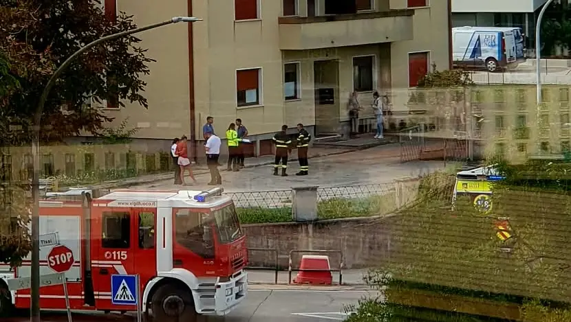 Belluno, due anziani trovati morti in casa dopo l’allarme dei familiari
