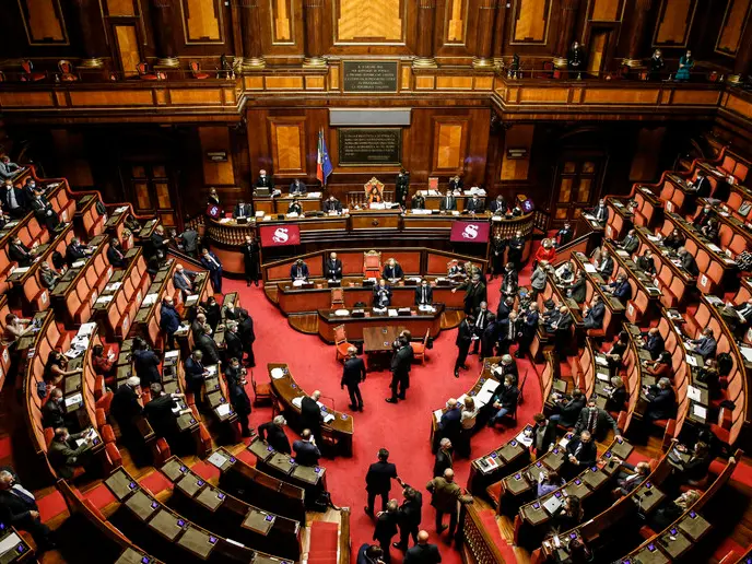Clima, M5S contro il manuale nelle scuole di Belluno: «Va ritirato»