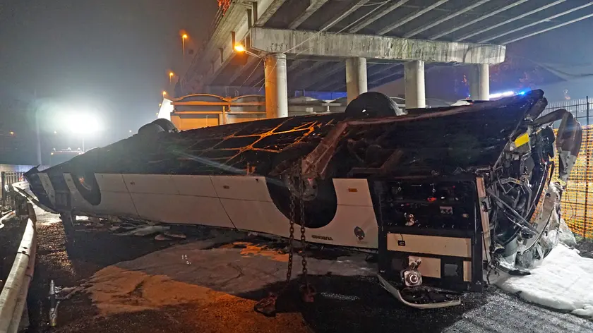 L'autobus precipitato
