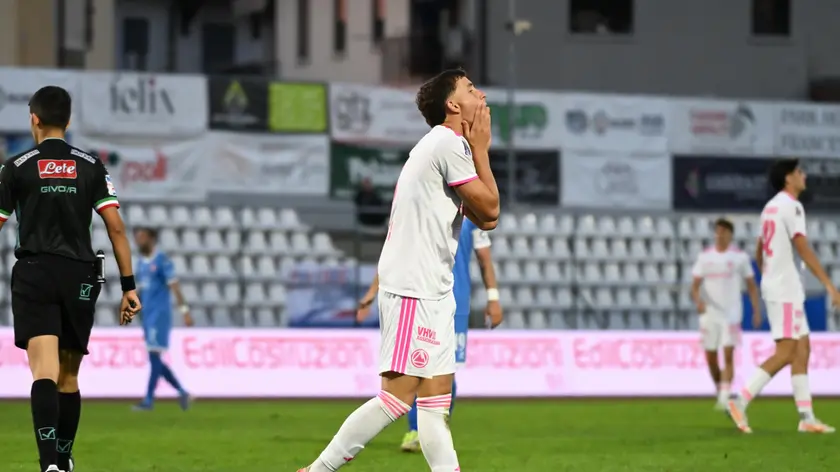 La disperazione a fine gara (Foto di Beppe De Zanet)