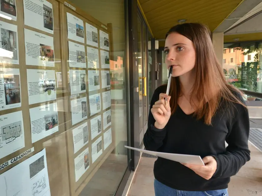 La ricerca di un alloggio parte dalla visione degli avvisi immobiliari