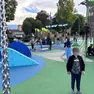 Il parco giochi dimezzato