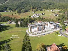 L'area dove sorgeranno i 20 alloggi del Comune di Cortina a Cademai