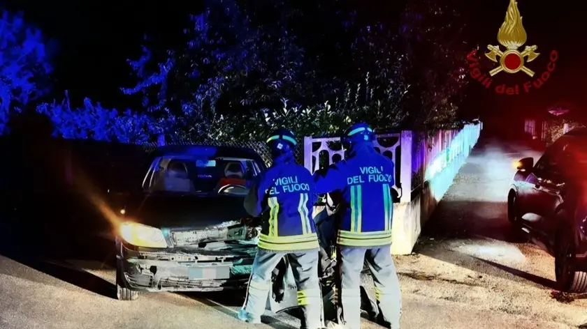 L'auto incidentata a Sartena di Santa Giustina