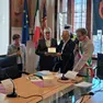 La consegna dell'encomio a Giuseppe Dalla Corte