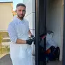 Il titolare Stefano David mostra la porta da cui è entrato il ladro