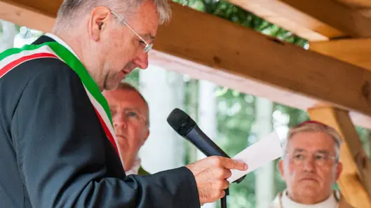 Alcune parole del Sindaco tremonti Mario. La Consacrazione del Santuario naturale dedicato a San Giovanni Paolo II a Lorenzago di Cadore.