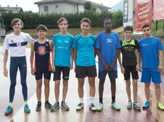 Gli atleti pertecipanti alla prova di salto in lungo maschile - Meeting di Atletica leggera allo Stadio di Feltre - Trofeo Dilli