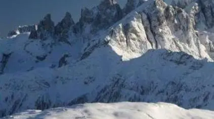 Sciatori in pista nel comprensorio di Dolomiti Stars