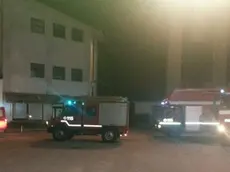 La partenza dei mezzi dei vigili del fuoco di Belluno la scorsa settimana