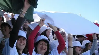 La marcia a Reggio e i ragazzi ieri in piazza