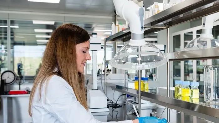 Attività di laboratorio alla Unifarco