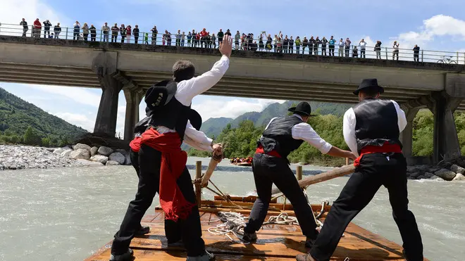 ZATTIERI SUL PIAVE