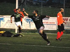 Gianmarco Brotto esulta dopo uno dei tre gol all'Arzignanochiampo