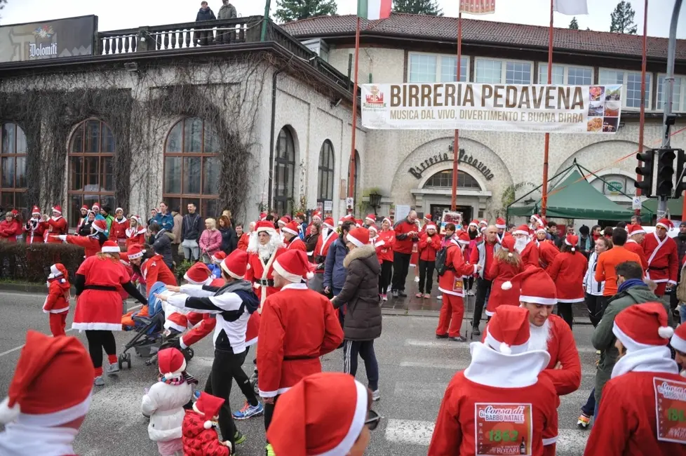 Corsa dei Babbo Natale a Pedavena