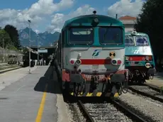 Belluno, 27 agosto 2006. Incrocio di due trani regionali a Belluno.