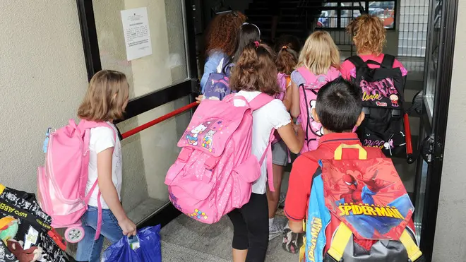 Il primo giorno di scuola per gli alunni dell'Istituto Comprensivo Padre Gemelli, Torino, 12 settembre 2011. ANSA/ DI MARCO