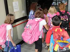 Il primo giorno di scuola per gli alunni dell'Istituto Comprensivo Padre Gemelli, Torino, 12 settembre 2011. ANSA/ DI MARCO