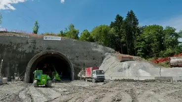 Tre immagini del cantiere della galleria del Col Cavalier nell’imbocco a nord