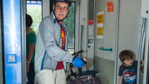 stefano da rin puppel - perona - calalzo di cadore - arrivo del primo treno abilitato al trasporto biciclette