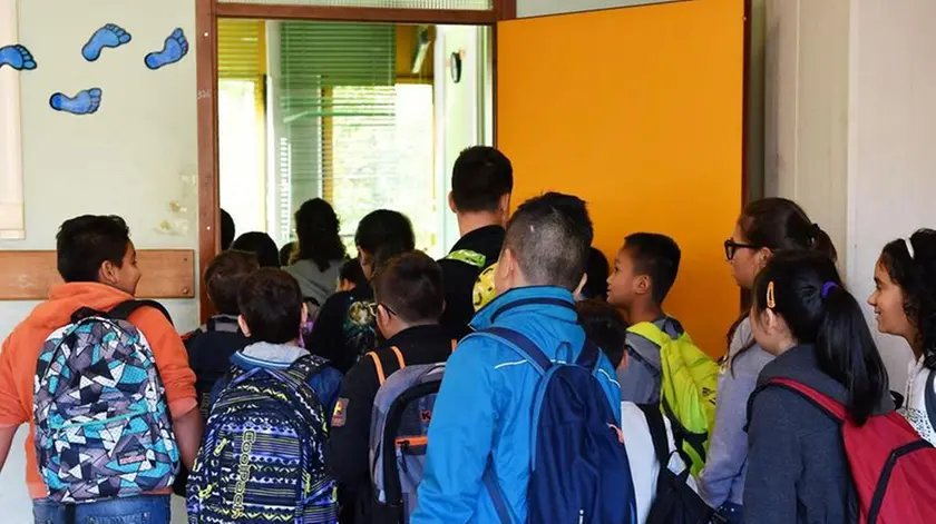 Professori e alunni a scuola per l'inizio dell'anno scolastico 2017/2018, Torino, 11 settembre 2017 ANSA/ALESSANDRO DI MARCO