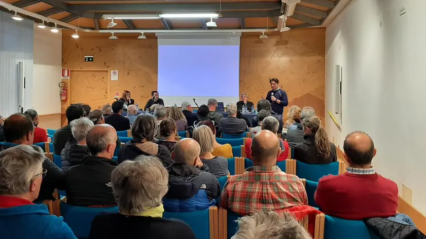 Un momento dell’incontro del Comitato di Campo col commissario Luigi Valerio Sant’Andrea