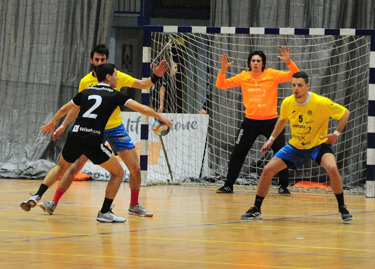 Importante successo della Pallamano Belluno, che batte l'Arcobaleno Oriago fanalino di coda e ridà un po' di ossigeno alla propria classifica in serie A2.