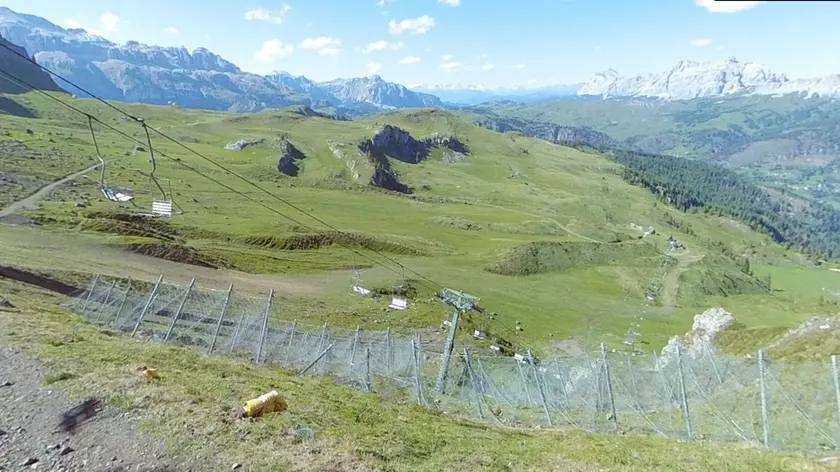 La seggiovia che collega passo Padon alla stazione dei Monti Alti di Ornella