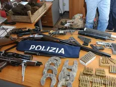 a SELVA DI CADORE LA POLIZIA SEQUESTRA DELLE ARMI IN CASA DI UGO GRANDO