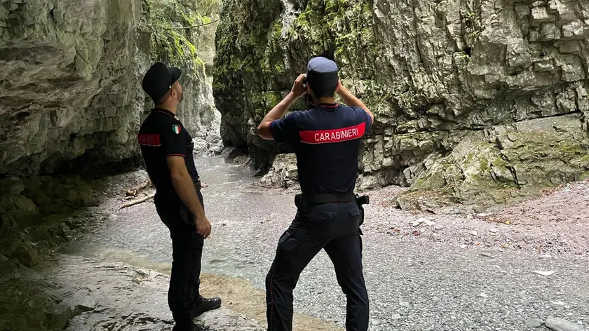 Una pattuglia dei Carabinieri forestali