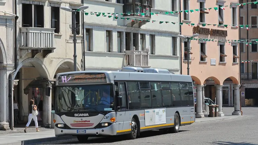 GLI AUTOBUS DELLA DOLOMITIBUS A BELLUNO