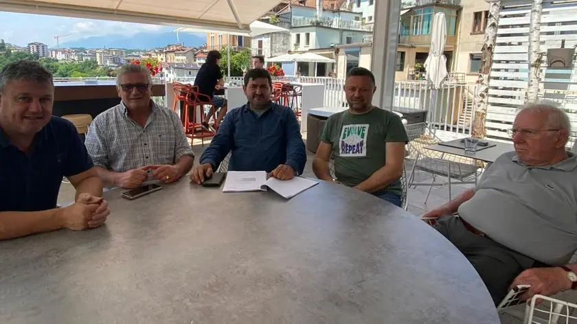 Rappresentanti di Vivaio Dolomiti e degli operatori del Nevegal