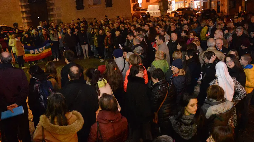 gian paolo perona- perona- belluno-partecipazione per la strage di parigi